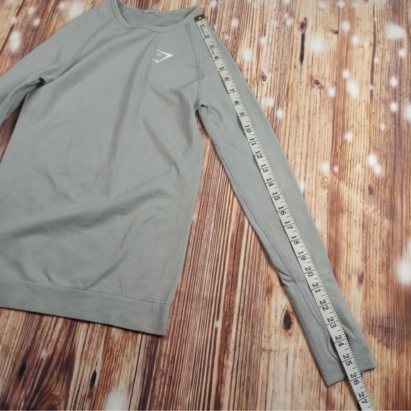 GYMSHARK WOMEN'S LONG SLEEVE TOP GRAY. - Picture 7 of 10